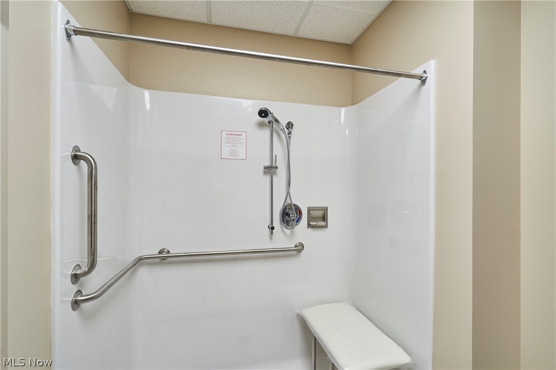 Mentor View Sub - Commercial Lease