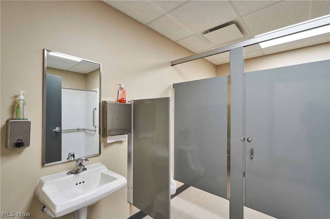 Mentor View Sub - Commercial Lease