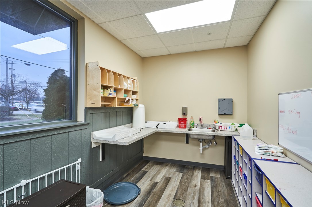 Mentor View Sub - Commercial Lease