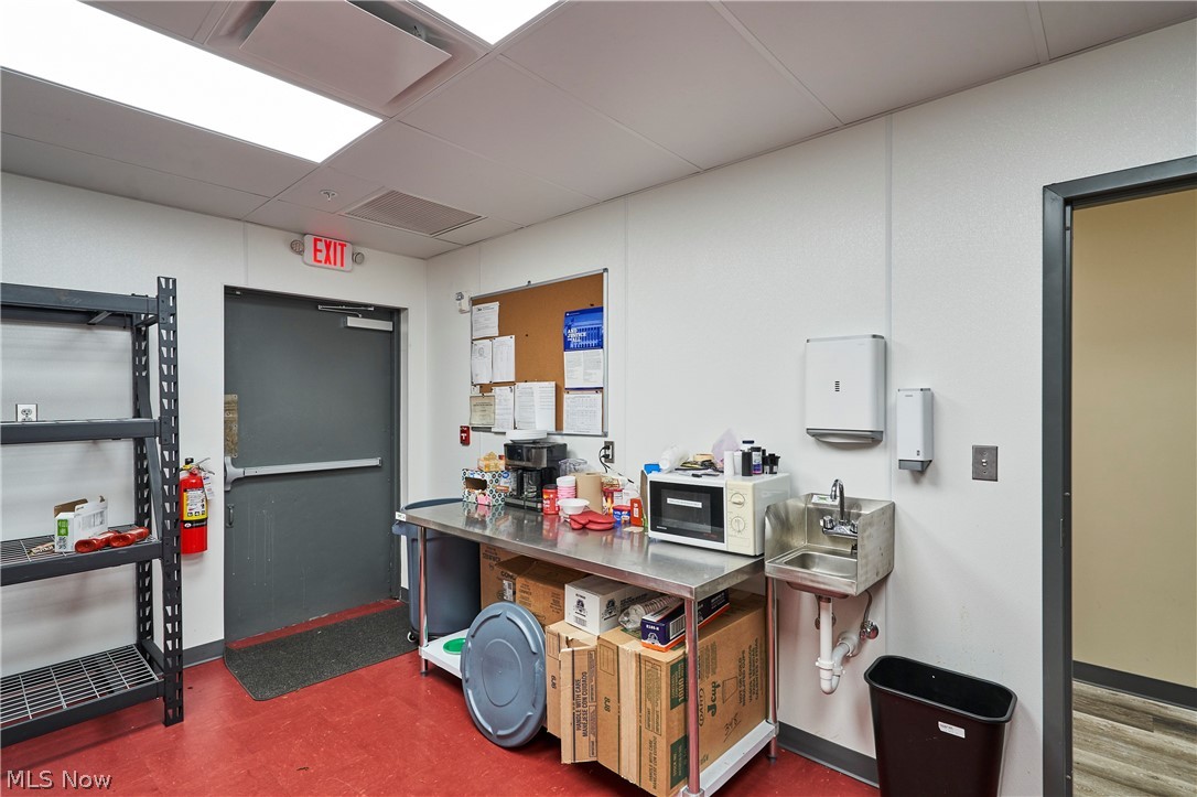 Mentor View Sub - Commercial Lease