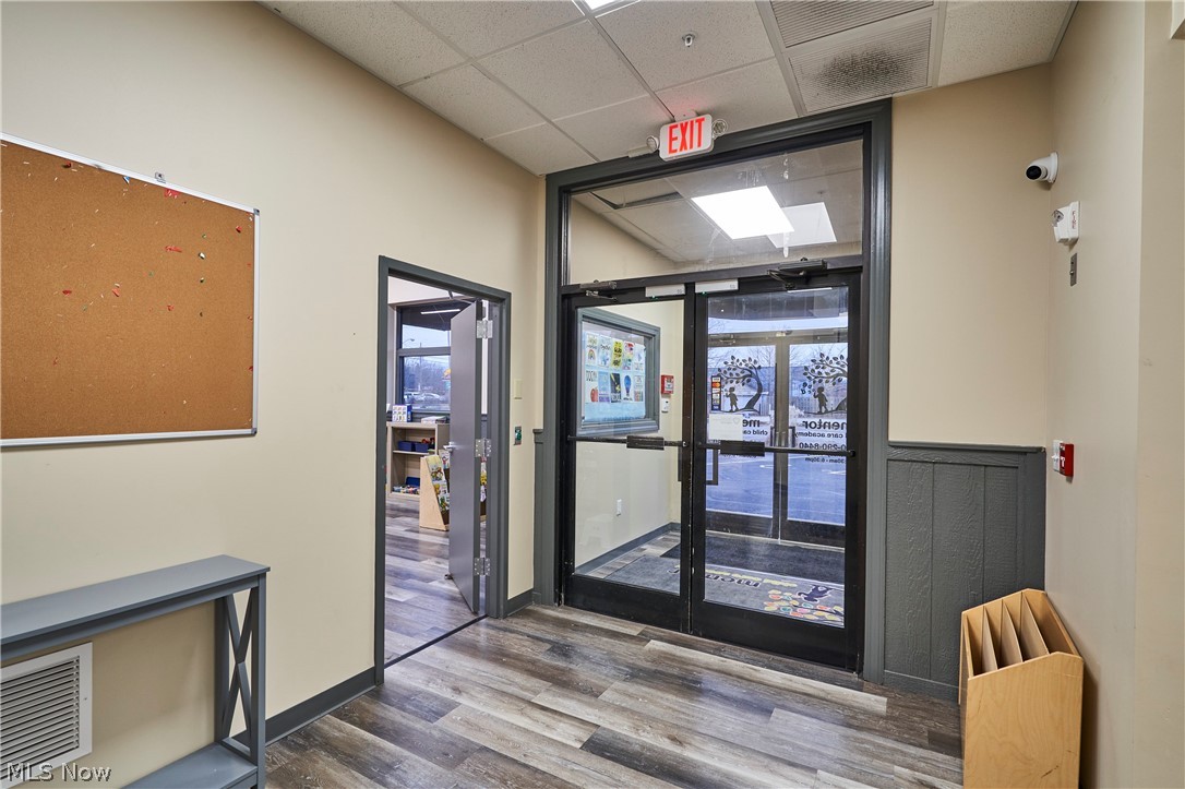 Mentor View Sub - Commercial Lease