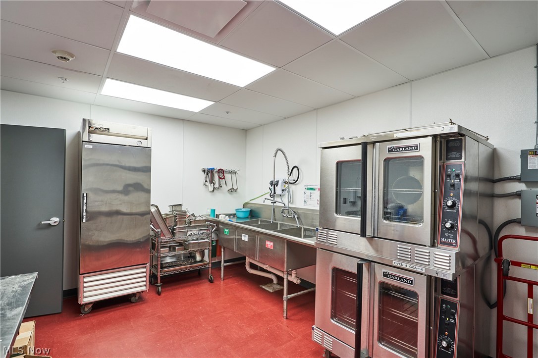 Mentor View Sub - Commercial Lease