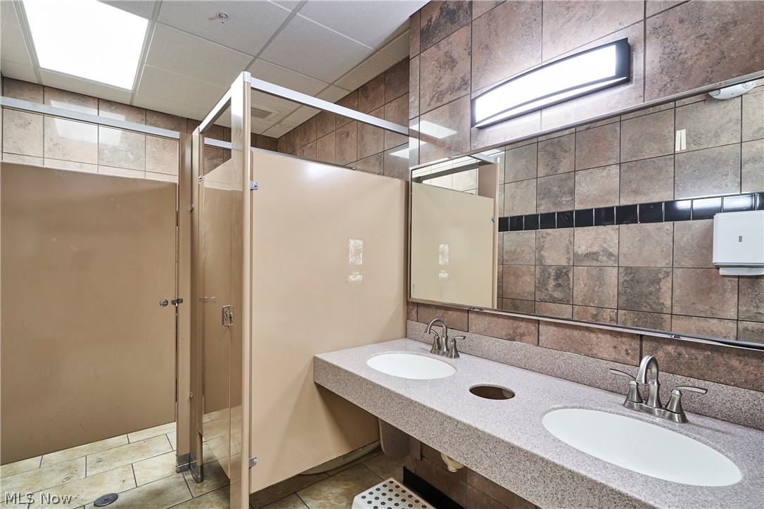 Mentor View Sub - Commercial Lease