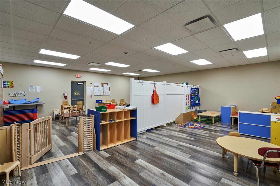 Mentor View Sub - Commercial Lease