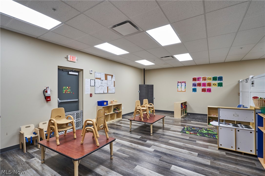 Mentor View Sub - Commercial Lease