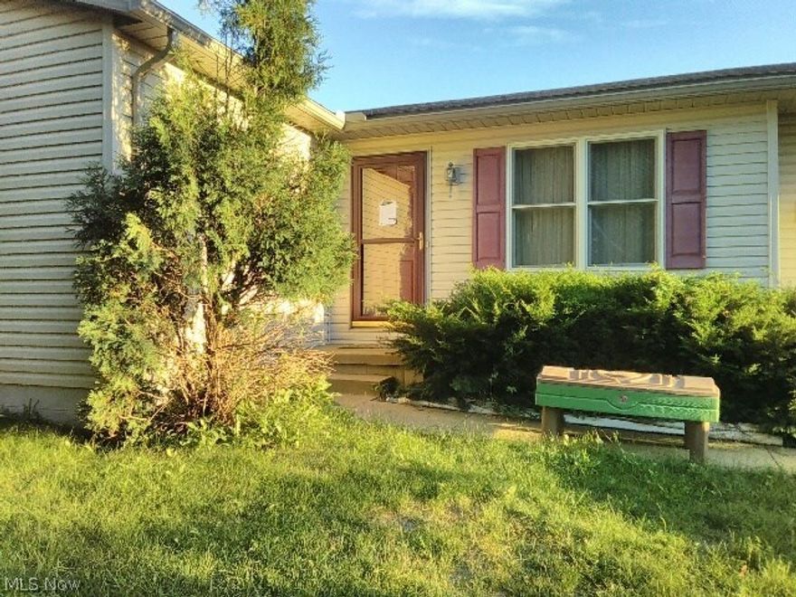 Court Ordered Real Estate Auction. Saturday October 15 at 1:00 pm. Registration 1 hour prior to auction. This home has a Tax Value of $125,930 (Erie County Auditor). With a starting bid of only $48,200 this is a great opportunity to get a nice home well below the tax value. Legal: This is a court ordered real estate auction, Erie County Case # 2014CV0003. United States of America acting through The Rural development, United States Department of Agriculture (USDA) v. Heather Flores, et al. Terms: This is a Foreclosure Auction ordered by the Erie County Common Pleas Court. The foreclosure process clears all liens and encumbrances, including back taxes, on the subject property. Starting bid $48,200, which is 2/3 of the appraised value. A 10% buyer's premium will be added to the high bid to obtain the final contract selling price. The high bidder will immediately write a check for 10% of the sale price as a non-refundable deposit which will apply towards the total purchase price at closing