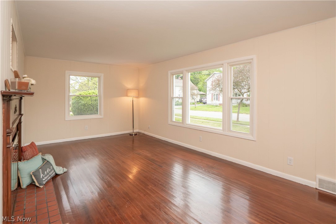 L W Halls Add - Residential