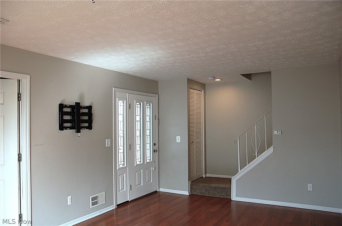 Raintree Condominium 1 - Residential