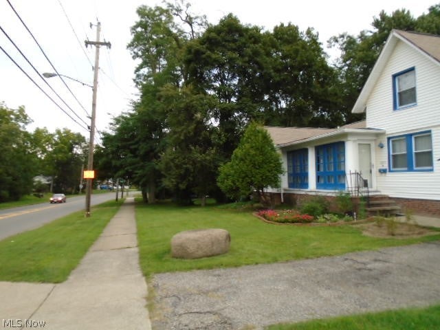 1295 Broadway Avenue