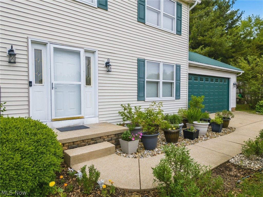 Photo of 4839 Manchester Avenue SW, Navarre, OH 44662 (MLS # 5213361)