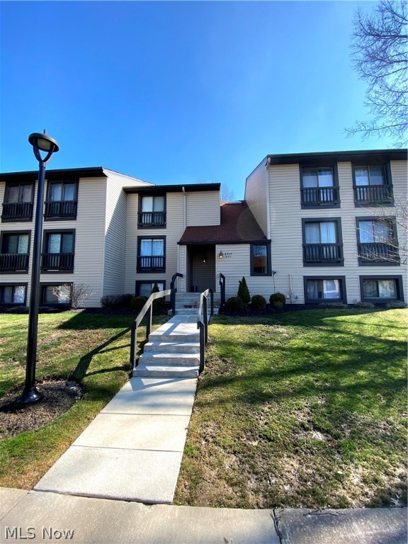 Impeccably maintained Oak Knolls condo, private views from this 3rd floor condo. One-floor living, move in ready. Laminate flooring in living room and kitchen for easy maintenance and cleaning. Kitchen features plenty of cabinets and counter space, plus all appliances convey. Enjoy the wonderful cross breeze as you relax eating dinner in the dining room or in the living room. The private deck overlooks the large green space to the rear and not one other unit looks directly on this unit - privacy! The unit features 2 bedrooms and 2 full bath. Spacious master bedroom with walk-in closet and en-suite bath. Fantastic location, centrally location between Cleveland and Akron, closet to shopping, highways and parks. This wonderful condo complex also offers great amenities: indoor & outdoor pool (3 pools total), fitness room, community room, tennis courts, pond- all in a beautiful wooded setting. No in-suite laundry. Garage #99.