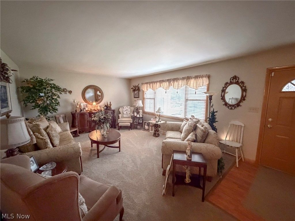 Photo of 5212 Calla Avenue NW, Warren, OH 44483 (MLS # 5194414)