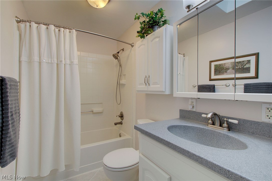 Oakhurst Manor - Residential