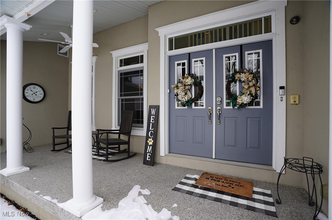 1957 W Swan Lake Circle