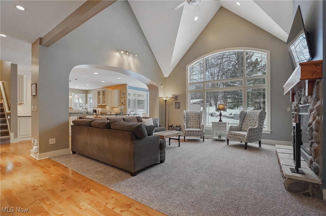 1957 W Swan Lake Circle