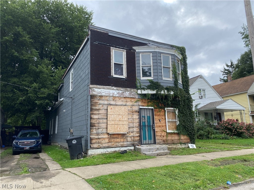 3661 E 59th Street