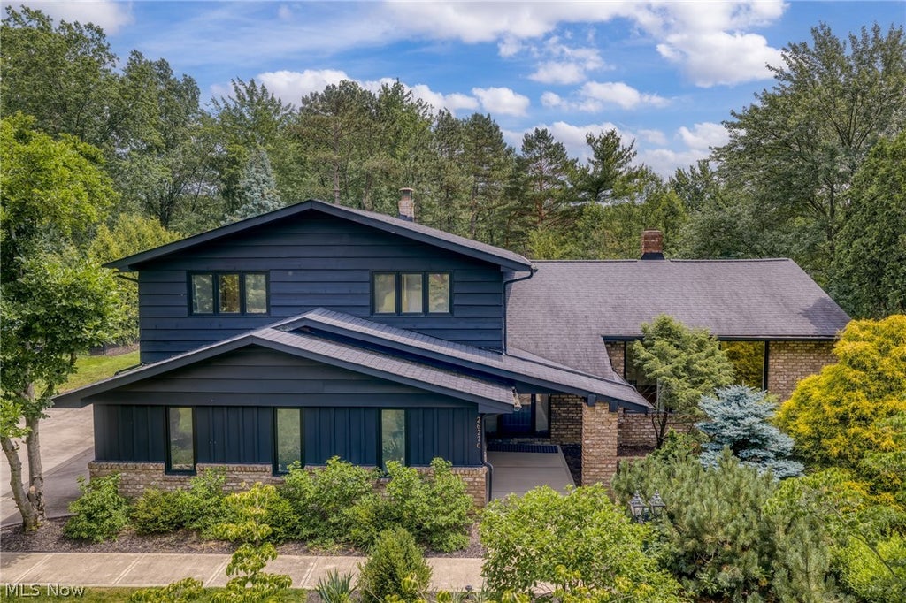 Photo of 26270 Annesley Road, Beachwood, OH 44122 (MLS # 5221798)