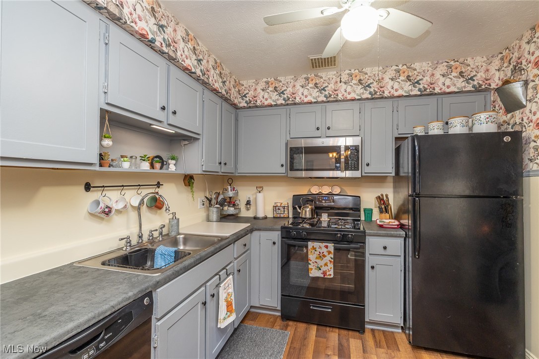 Cambridge Township Condo - Residential