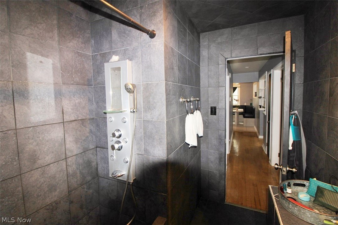 Guaranted Inv Co 01 - Residential