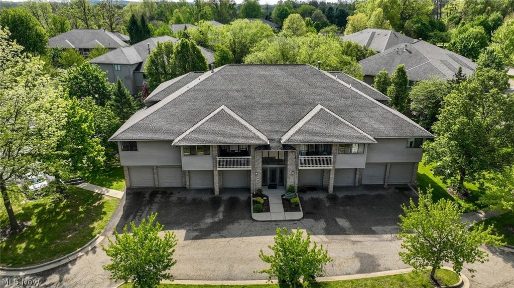 Photo of 3800 Rosemont Boulevard #107D, Fairlawn, OH 44333 (MLS # 5208584)