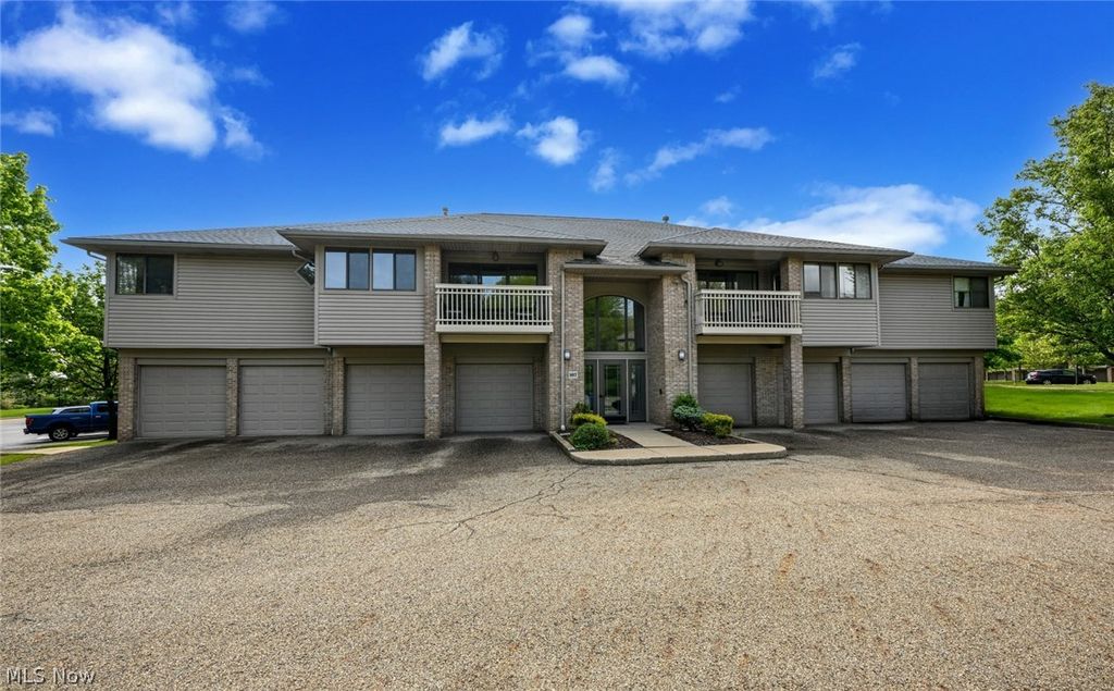 Photo of 3800 Rosemont Boulevard #107D, Fairlawn, OH 44333 (MLS # 5208584)