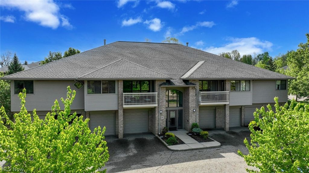Photo of 3800 Rosemont Boulevard #107D, Fairlawn, OH 44333 (MLS # 5208584)