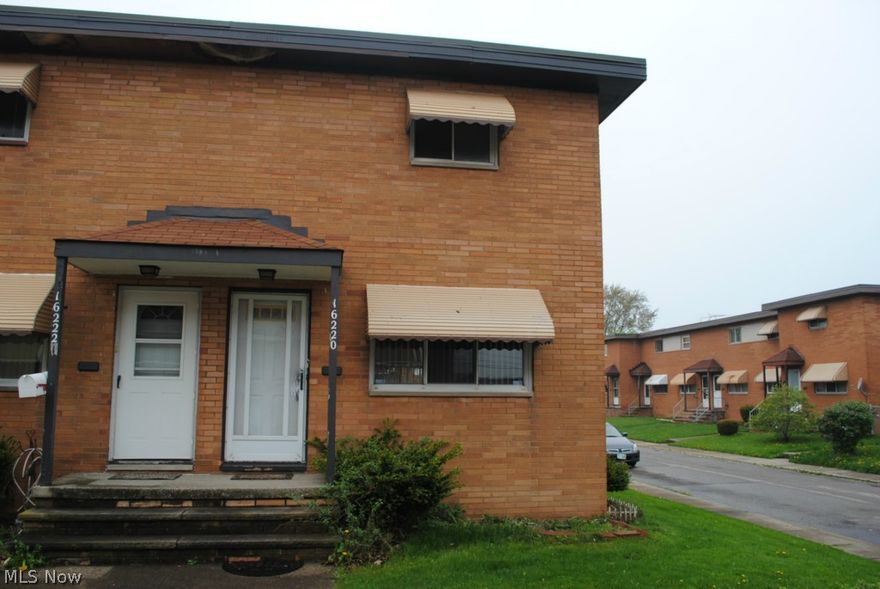 BANK OWNED Townhome Condo .... Large Living Room .... Eat In Kitchen .... 2 Bedrooms .... 2 Full Baths .... Recreation Room In Basement .... End Unit With Patio .... Handyman's Special ....