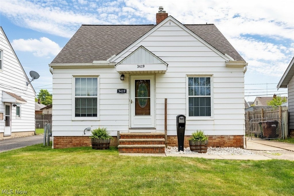 Photo of 3419 Maplecrest Avenue, Parma, OH 44134 (MLS # 5217794)