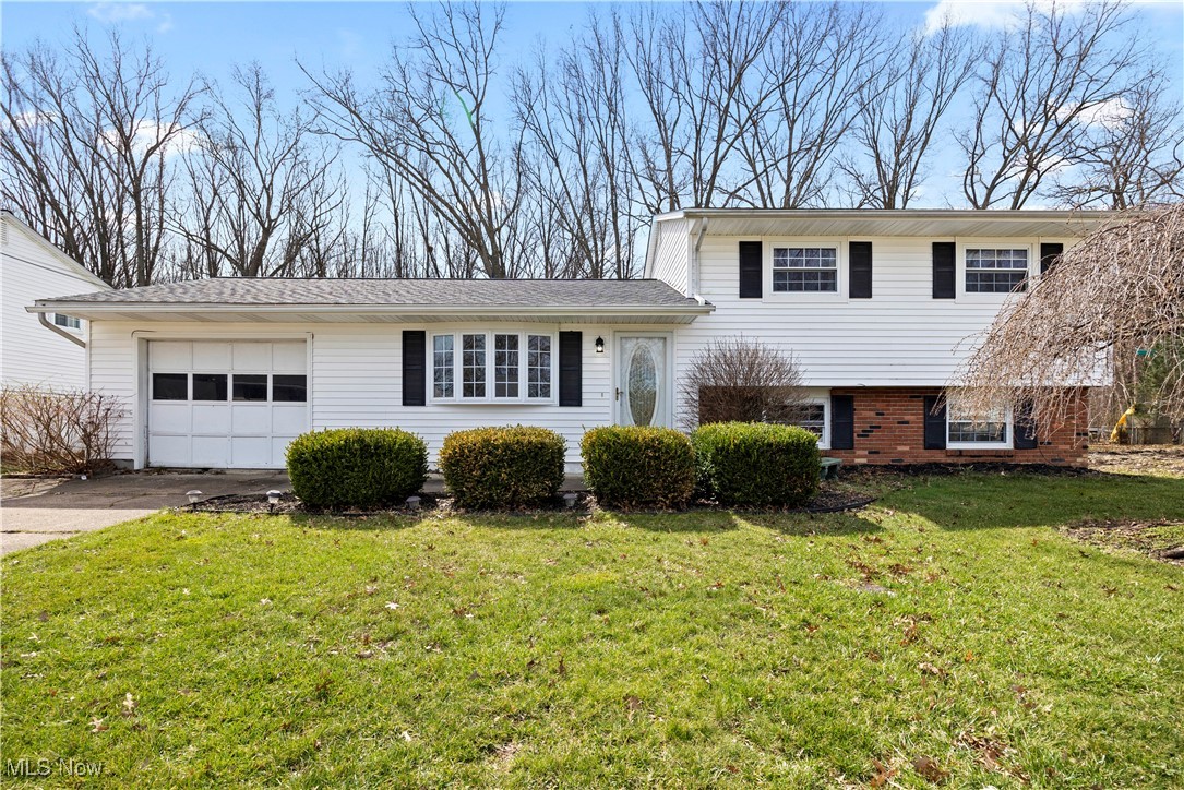 4757 Idleview Drive, Vermilion, Ohio image 1