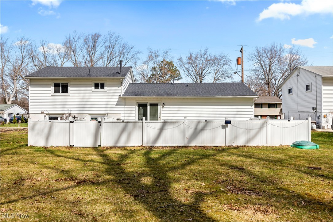 4757 Idleview Drive, Vermilion, Ohio image 32