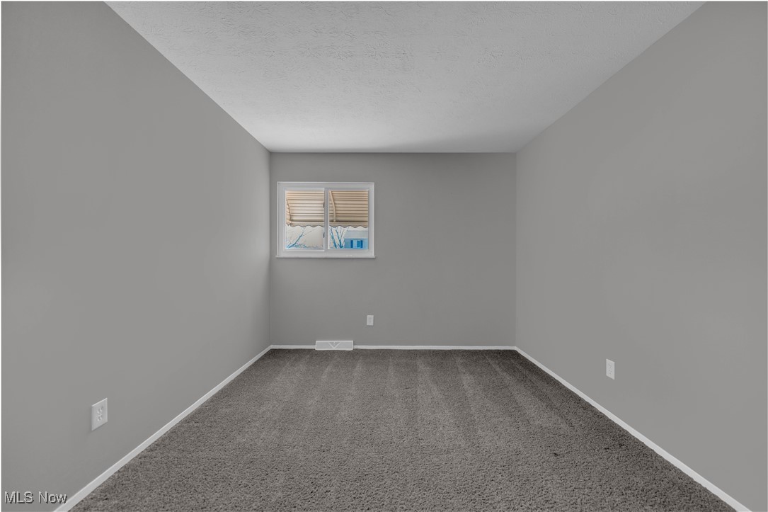 8000 Newcomb Drive, Parma, Ohio image 22