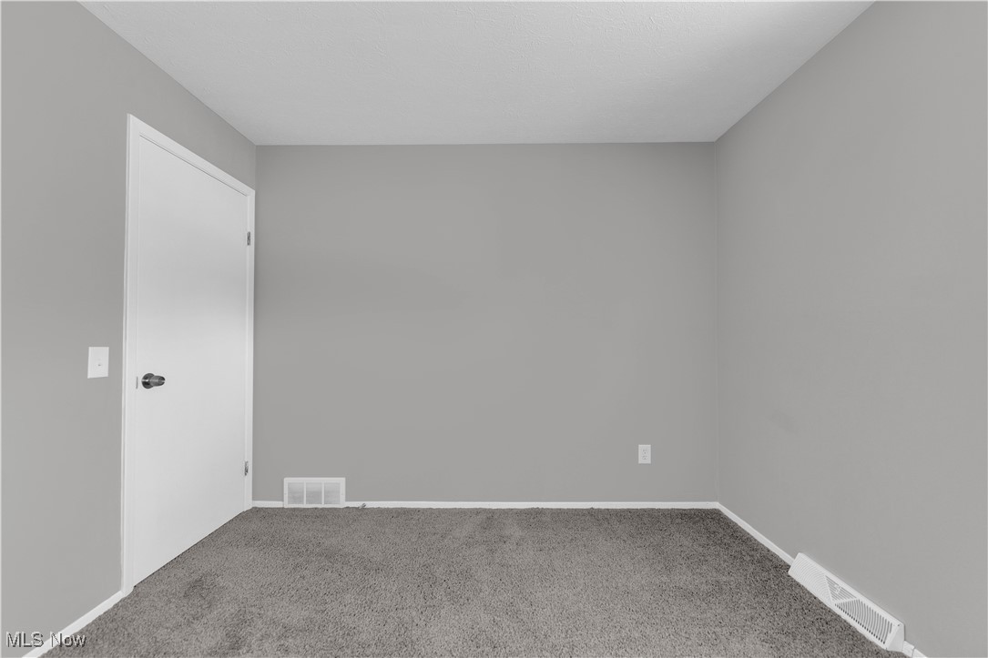 8000 Newcomb Drive, Parma, Ohio image 20