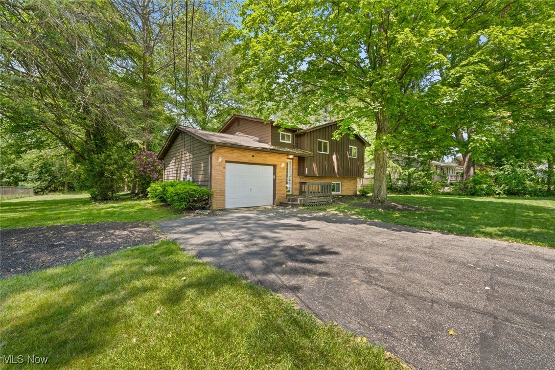 893 Eileen Drive