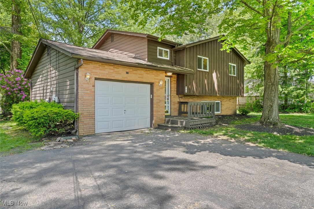 893 Eileen Drive