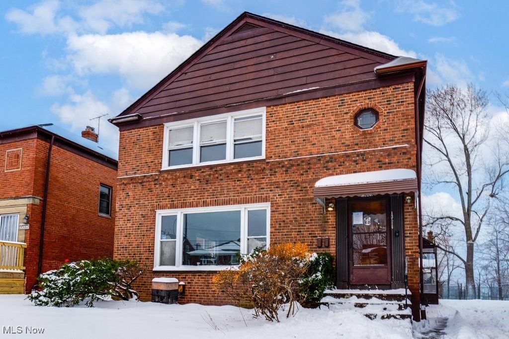 Photo of 13526 Cedar Road, University Heights, OH 44118 (MLS # 5174543)