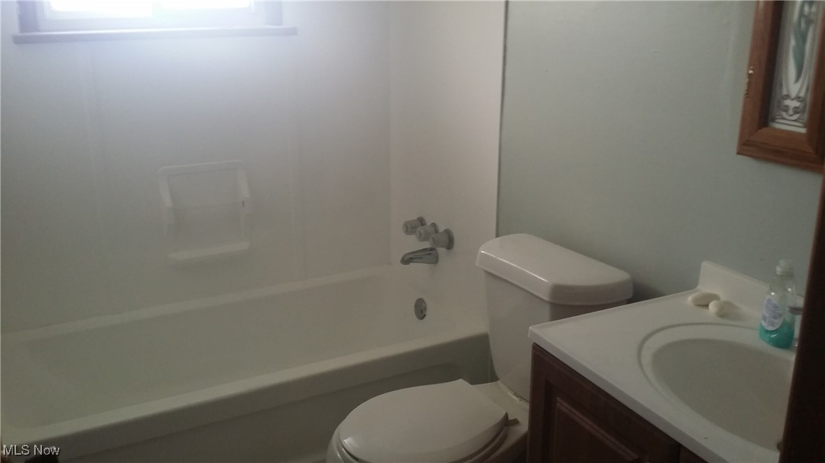 6574 Burton Drive, Brook Park, Ohio image 6
