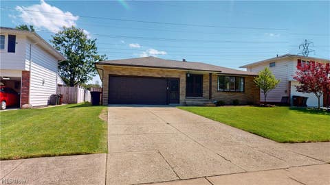 Homes For Sale - 2221 Coventry Drive<br/> Parma, OH 44134