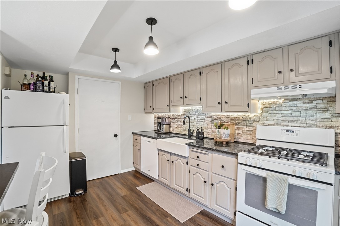 Lake/Falls Condo - Residential