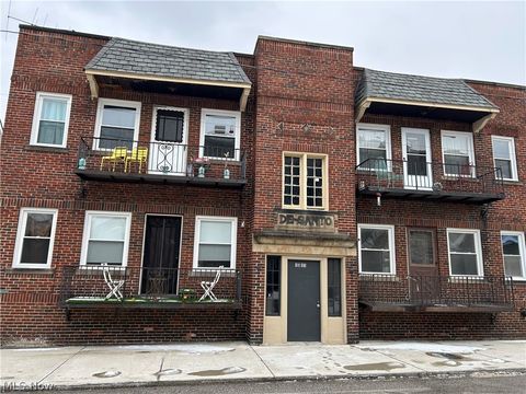 Photo of 1311 W 69th Street #4, Cleveland, OH 44102 (MLS # 5202865)