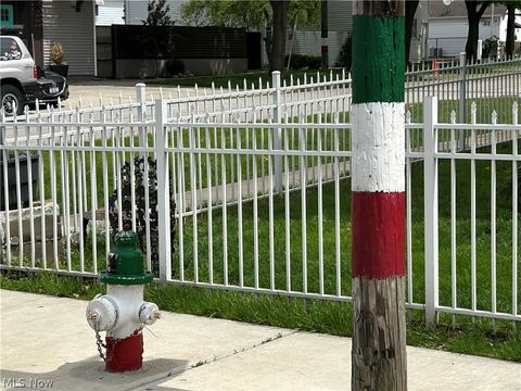 Tiny photo for 1311 W 69th Street #4, Cleveland, OH 44102 (MLS # 5202865)