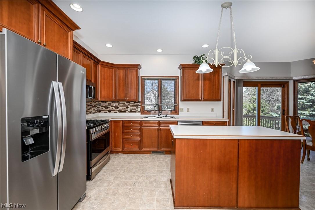 Bob-O-Link - Residential