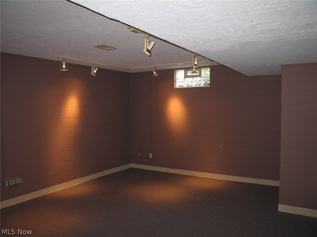 Oakbrooke - Residential