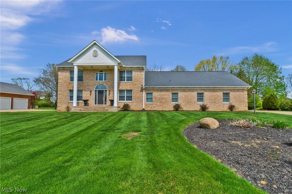 Photo of 6172 Margate Avenue NW, Canton, OH 44718 (MLS # 5204297)