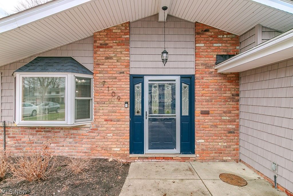 Photo of 7109 W Jefferson Drive, Mentor, OH 44060 (MLS # 5188599)
