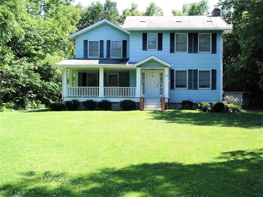 Excellent opportunity to own this charming duplex in great condition on a beautiful street!