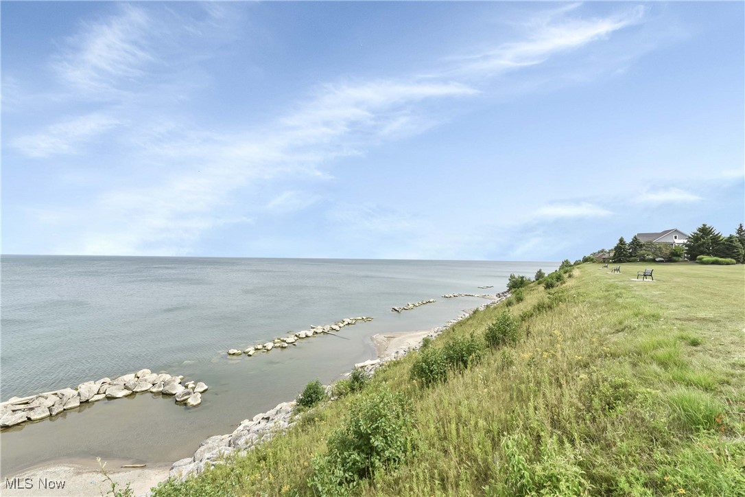 Nautica At Lake Erie Shores Condo - Residential