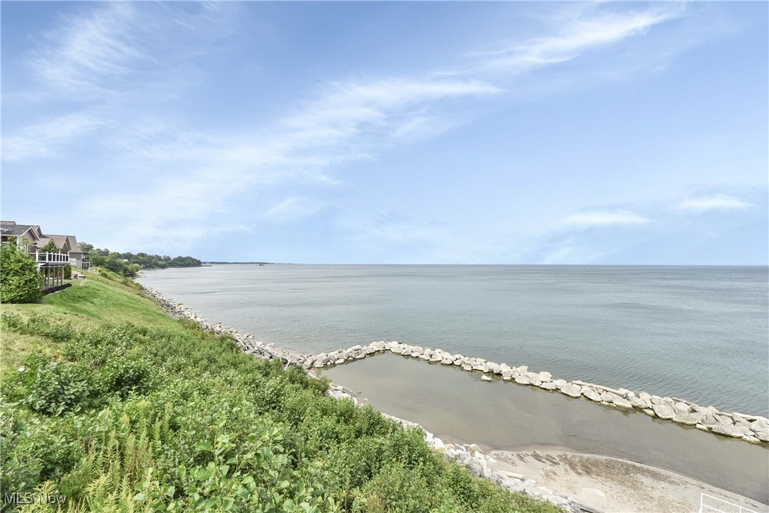Nautica At Lake Erie Shores Condo - Residential