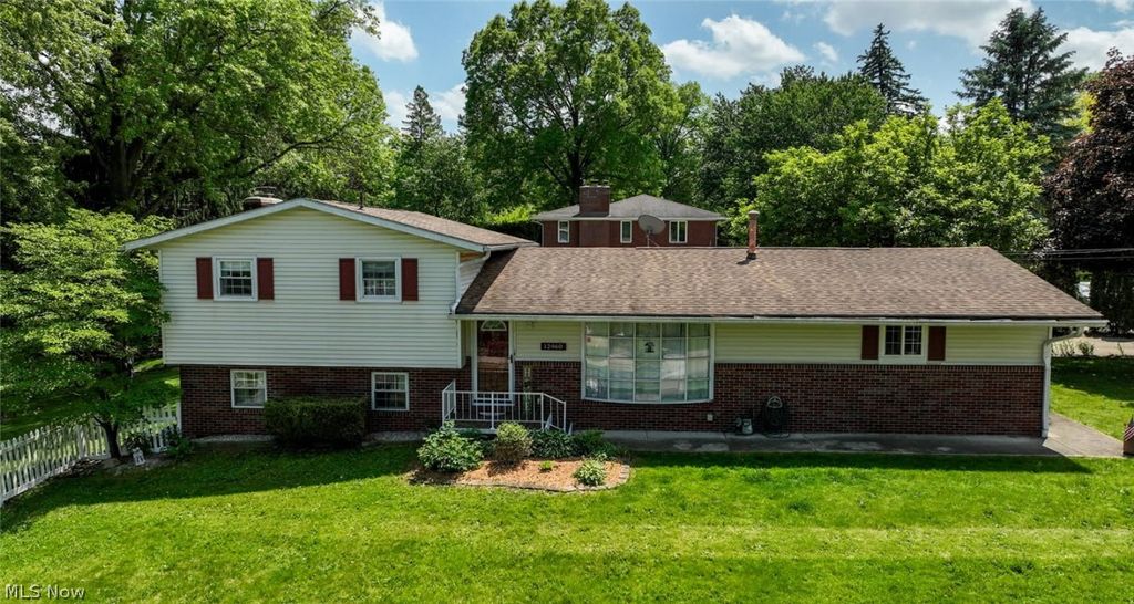 Photo of 12460 Amber Circle NW, Uniontown, OH 44685 (MLS # 5211829)