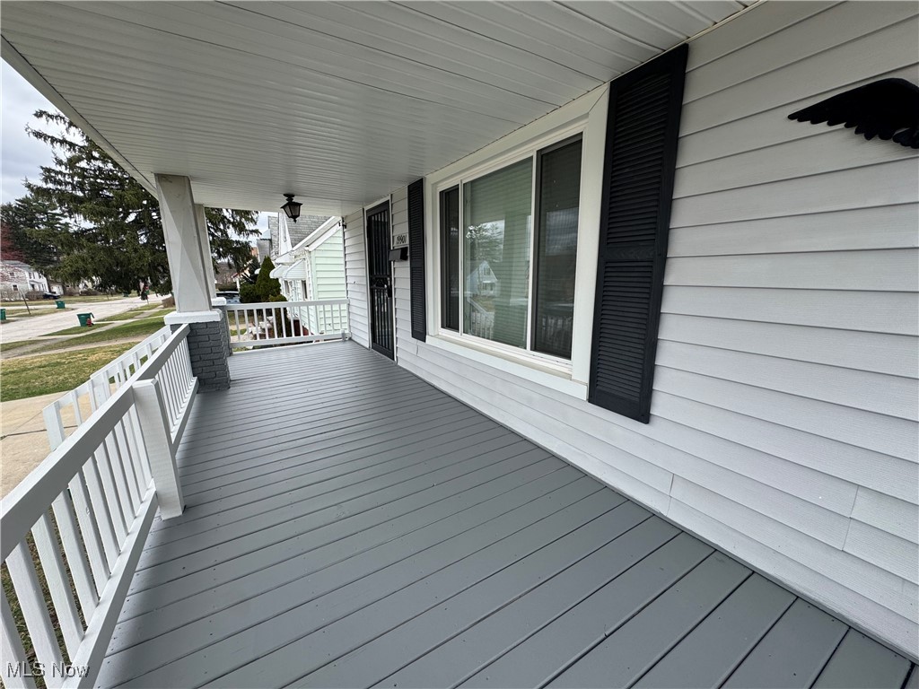 19901 Gardenview Drive, Maple Heights, Ohio image 5