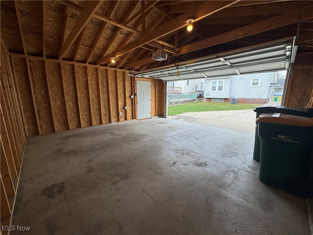 19901 Gardenview Drive, Maple Heights, Ohio image 31